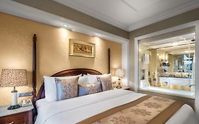 Green Lake Hotel